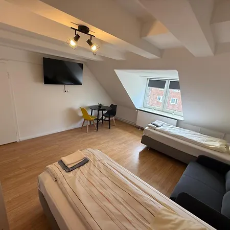 Zentrale In Mit Parkplaetzen Neumünster