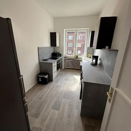 Zentrale In Mit Parkplaetzen * نومنستر