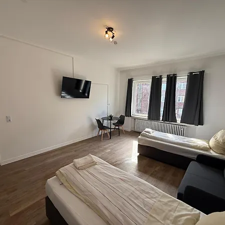 Zentrale In Mit Parkplaetzen