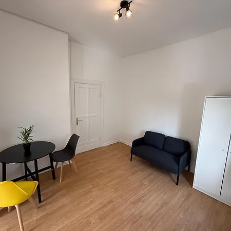 Zentrale In Mit Parkplaetzen *