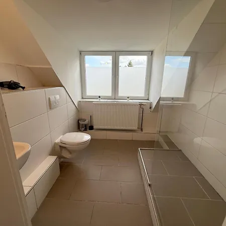 Zentrale In Mit Parkplaetzen Neumünster
