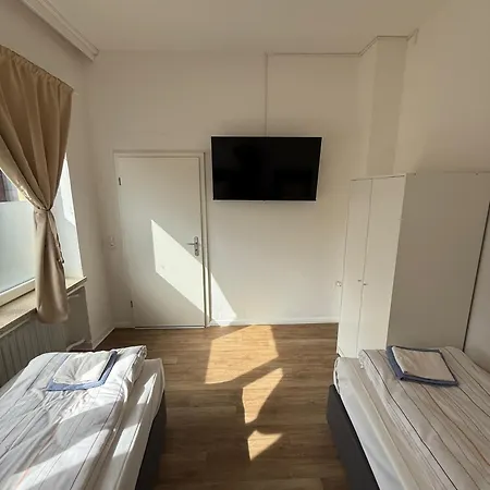Zentrale In Mit Parkplaetzen Daire Neumünster